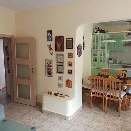 Apartment Maddie Teteven Exteriör bild